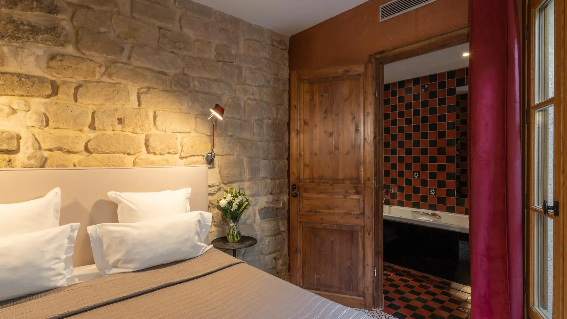 Otel Du De Conti Paris